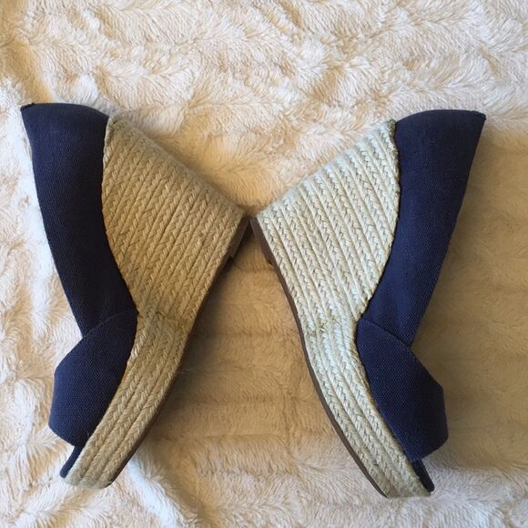 Vince Camuto | Shoes | Vince Camuto Taylor Peep Toe  Vince Camuto Taylor Peep Toe Espadrille Wedge 9.5